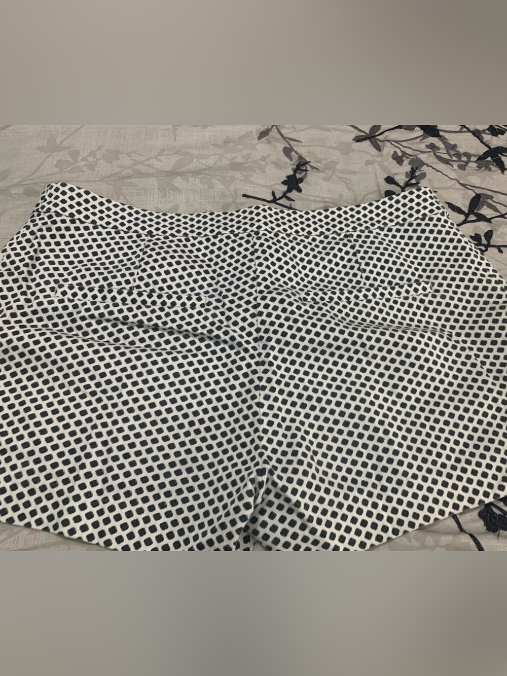 H&M Black and White Geo-Print Mini Skirt - Picture 3 of 3